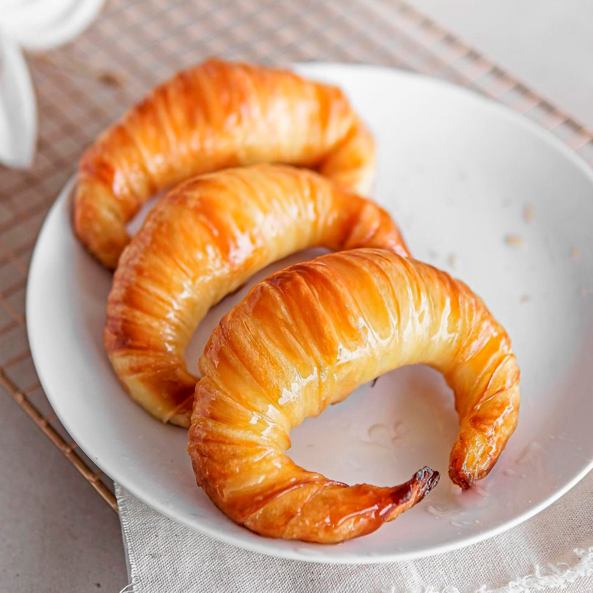 Pre-cooked Sweet Medialuna - Medialunas dulces.